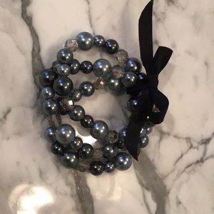 GRAY FAUX PEARL AND CRYSTAL BEAD BRACELET